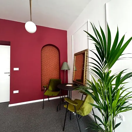 Downtown Buzz Mili Belgrád