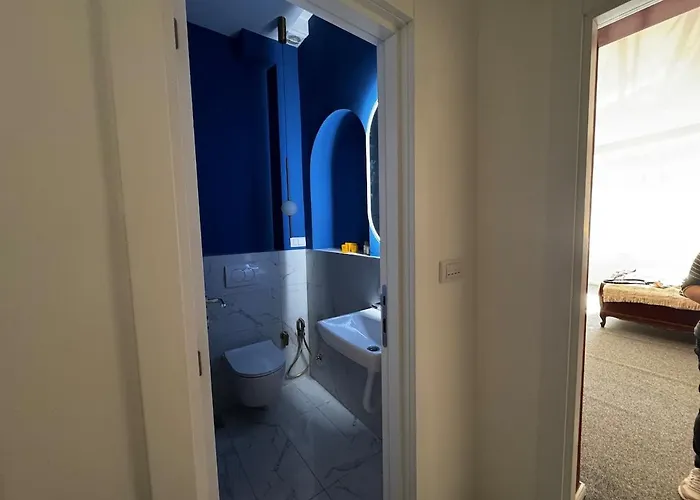 Downtown Buzz Mili アパート